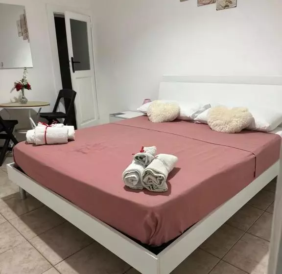 تختخواب و صبحانه Dolce Notte
