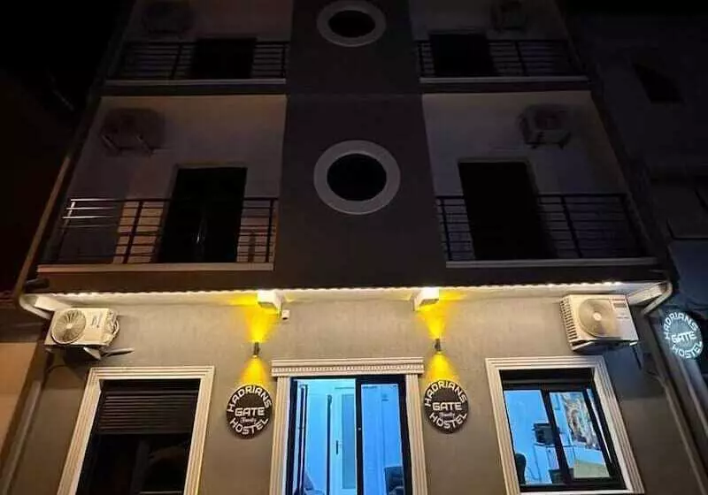 Aamiaismajoitus (B&B) Hadrian S Gate Family Hostel