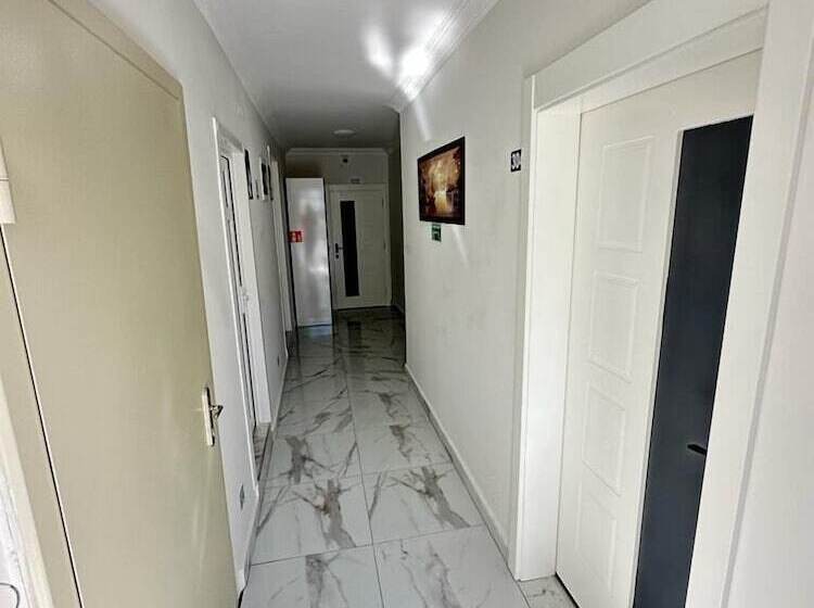 住宿加早餐  Hadrian S Gate Family Hostel