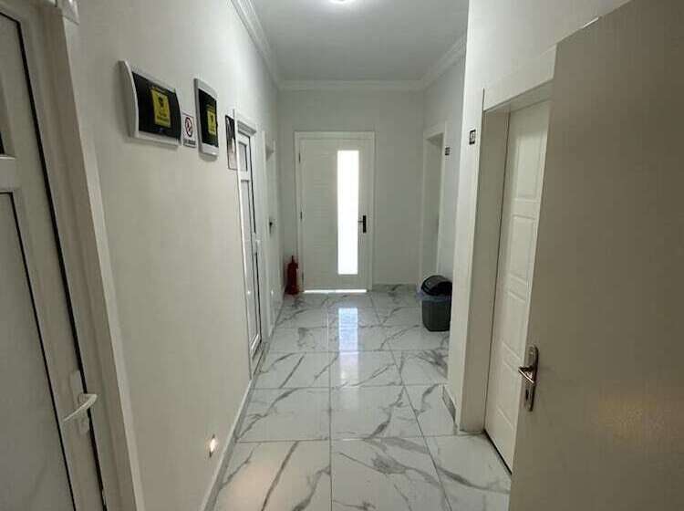 مبيت وإفطار Hadrian S Gate Family Hostel