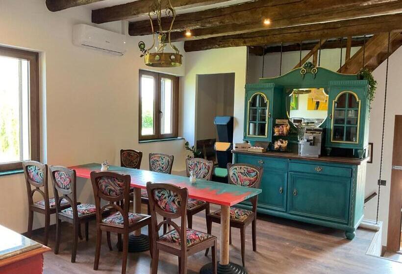 تختخواب و صبحانه Ozium