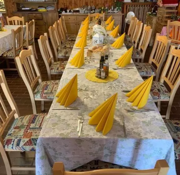 ホテル Albergo Scoiattolo