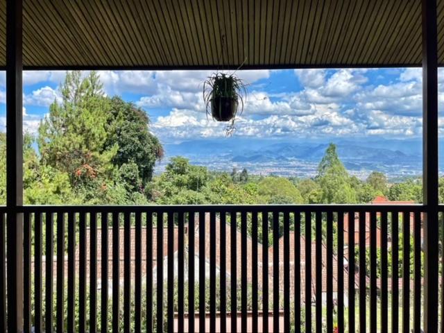 בית מלון כפרי Lazuardy Syariah Park And Villa