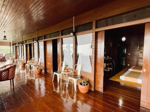 בית מלון כפרי Lazuardy Syariah Park And Villa