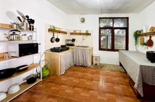 בית מלון כפרי Lazuardy Syariah Park And Villa