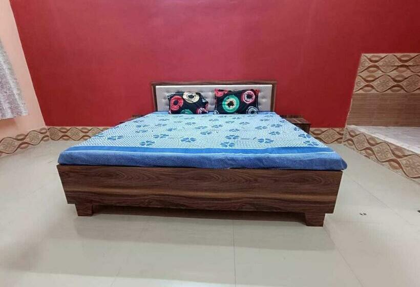 Hotelli Oyo Flagship Hari Castle