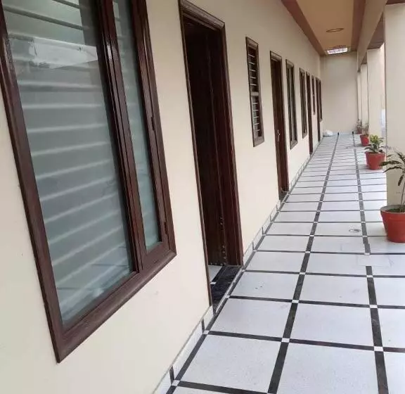 ホテル Panipat Town House