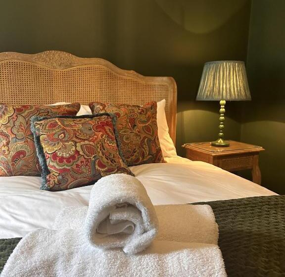 مبيت وإفطار The Lodge At Salhouse