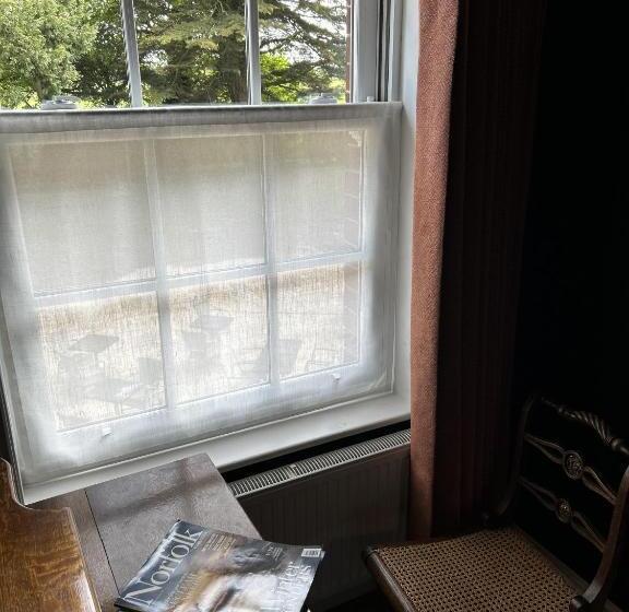 مبيت وإفطار The Lodge At Salhouse