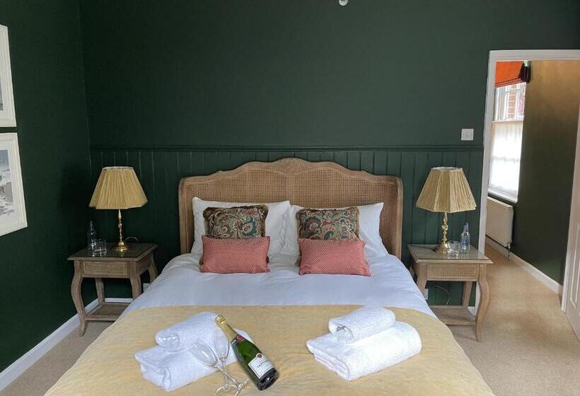 مبيت وإفطار The Lodge At Salhouse