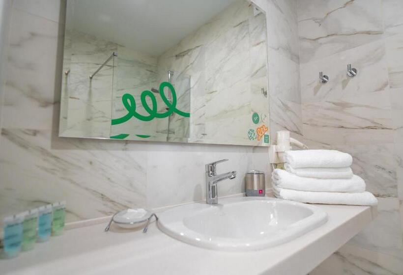 هتل Weekend Family