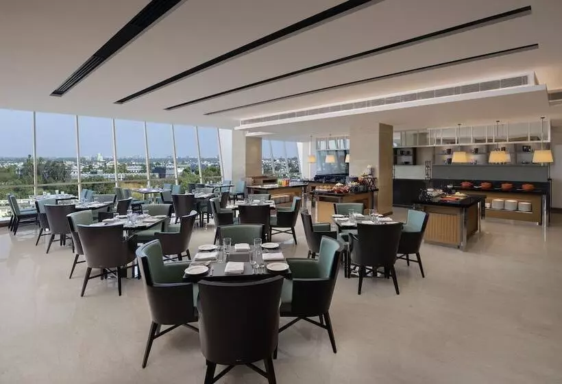 Hotelli Fairfield By Marriott Agra