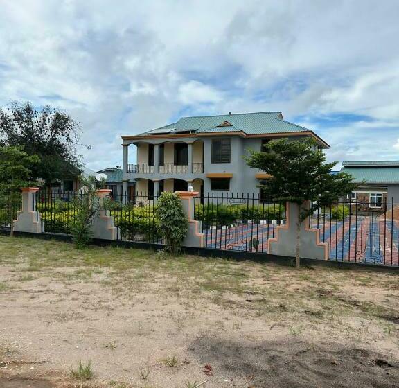 Отель Mhalo Beach Lodge