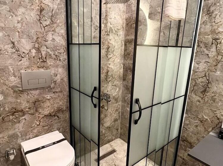 هتل Royal Mass Airport Business