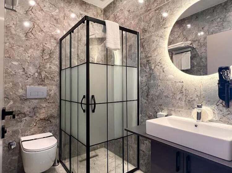 هتل Royal Mass Airport Business