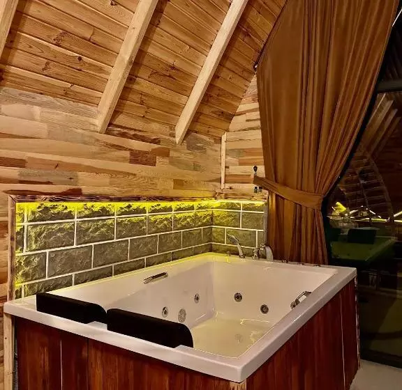 ホテル Shatobungalov