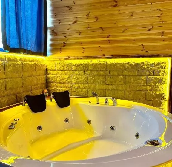 ホテル Shatobungalov