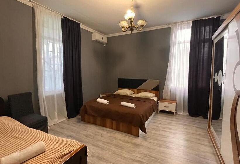 펜션 საოჯახო სასტუმრო დეა