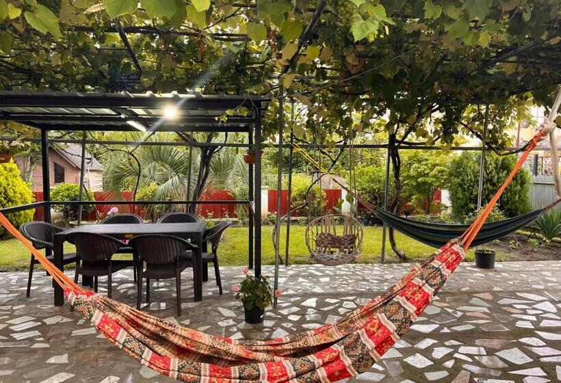 펜션 საოჯახო სასტუმრო დეა