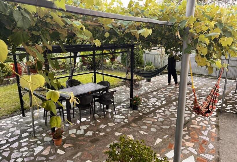 펜션 საოჯახო სასტუმრო დეა