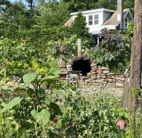 Пансион The Four Pillars Farmstead