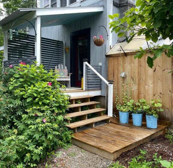 Пансион The Four Pillars Farmstead