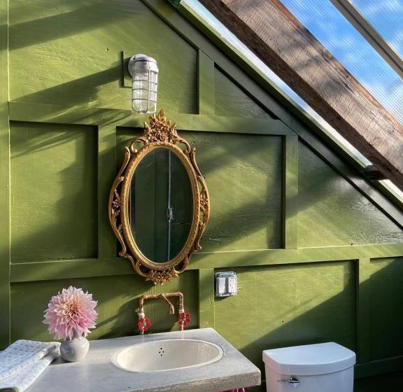 Пансион The Four Pillars Farmstead