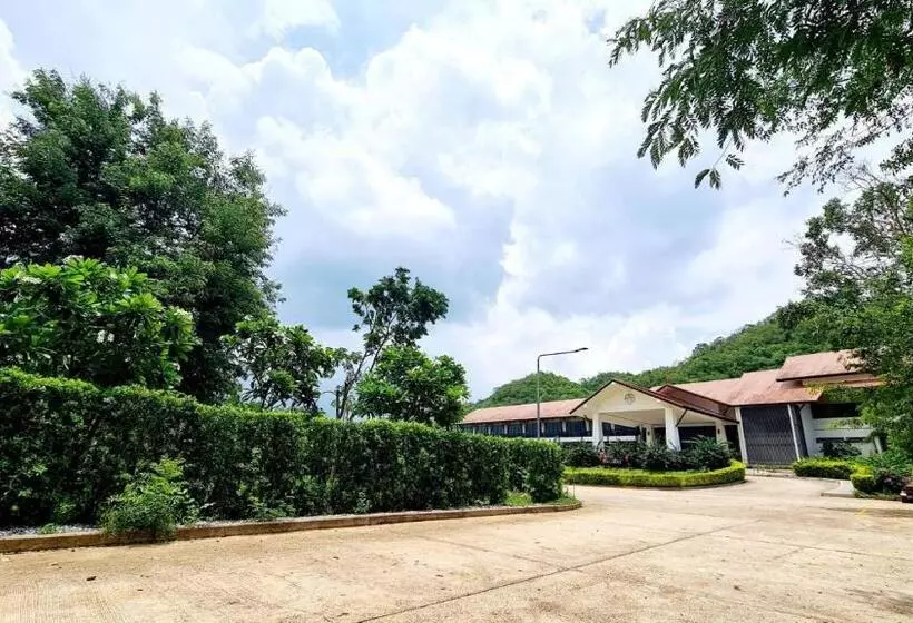 ホテル ศูนย์อบรม Greatland Glamping Khao Yai Resort