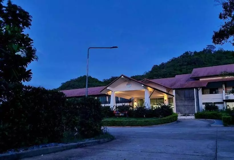 ホテル ศูนย์อบรม Greatland Glamping Khao Yai Resort