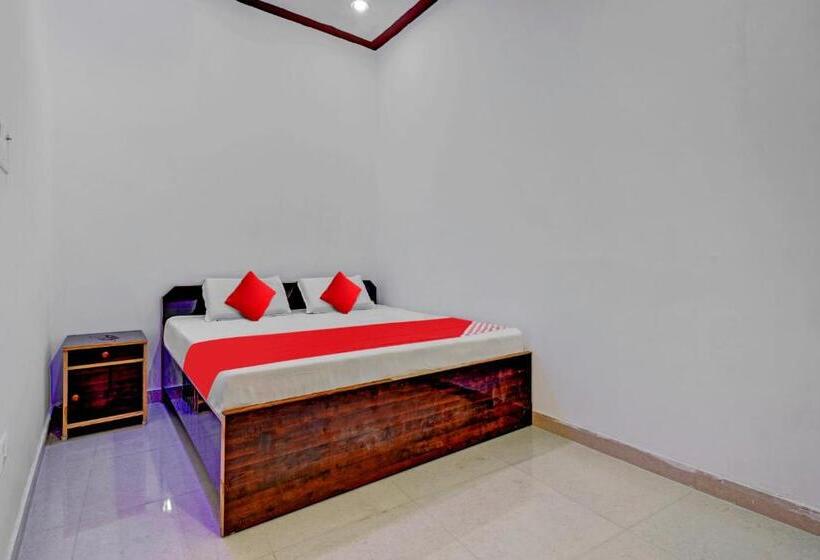 בית מלון כפרי Oyo Flagship Highway Suites