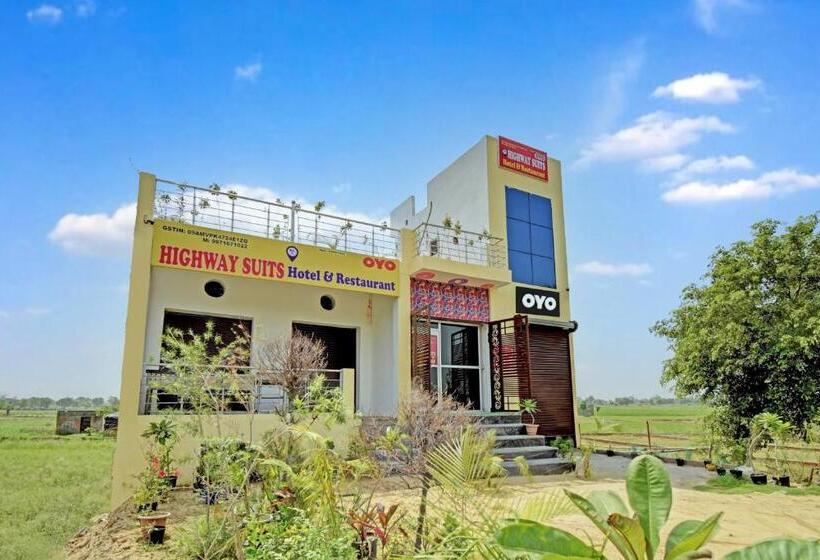 בית מלון כפרי Oyo Flagship Highway Suites