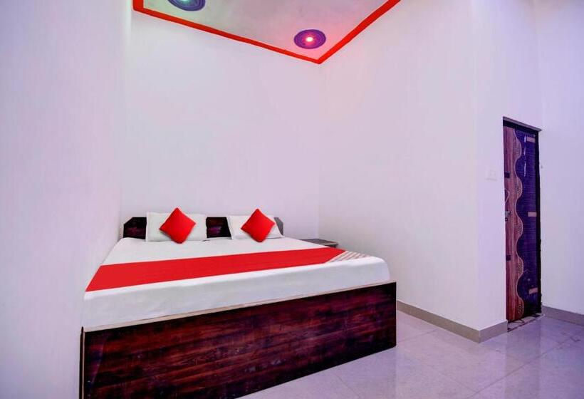 בית מלון כפרי Oyo Flagship Highway Suites