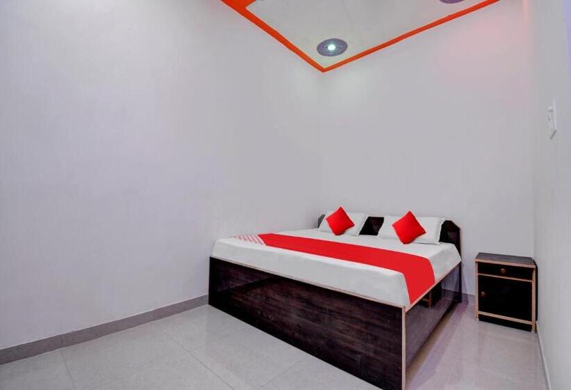 בית מלון כפרי Oyo Flagship Highway Suites