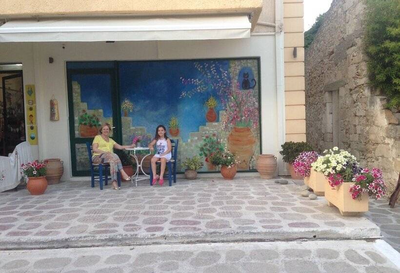 Asterias Studios & Apartments