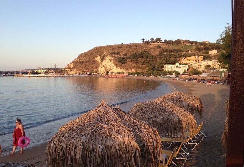 Asterias Studios & Apartments