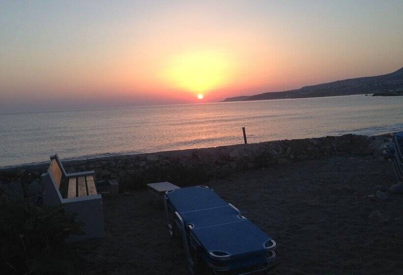 Asterias Studios & Apartments