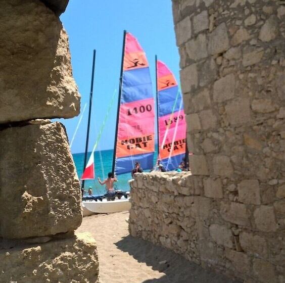 Asterias Studios & Apartments