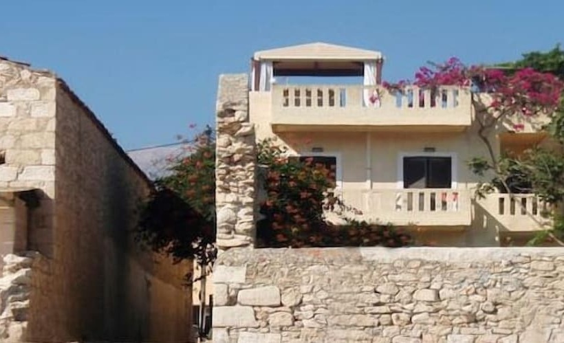 Asterias Studios & Apartments