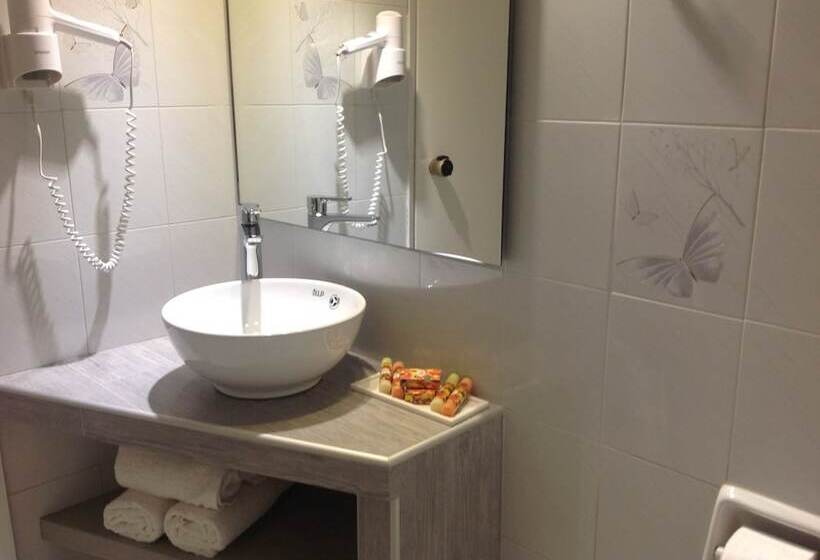 Asterias Studios & Apartments