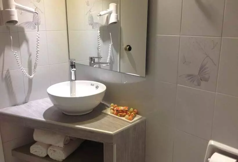 Asterias Studios & Apartments