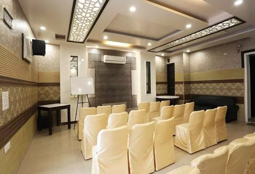 Capital O 1391 Hotel Pushpa Vilas