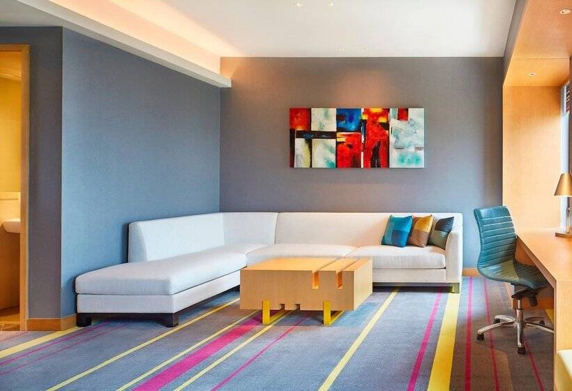 Hotel Aloft Dynamic Town