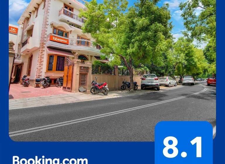 Hotel Fabexpress Ashray