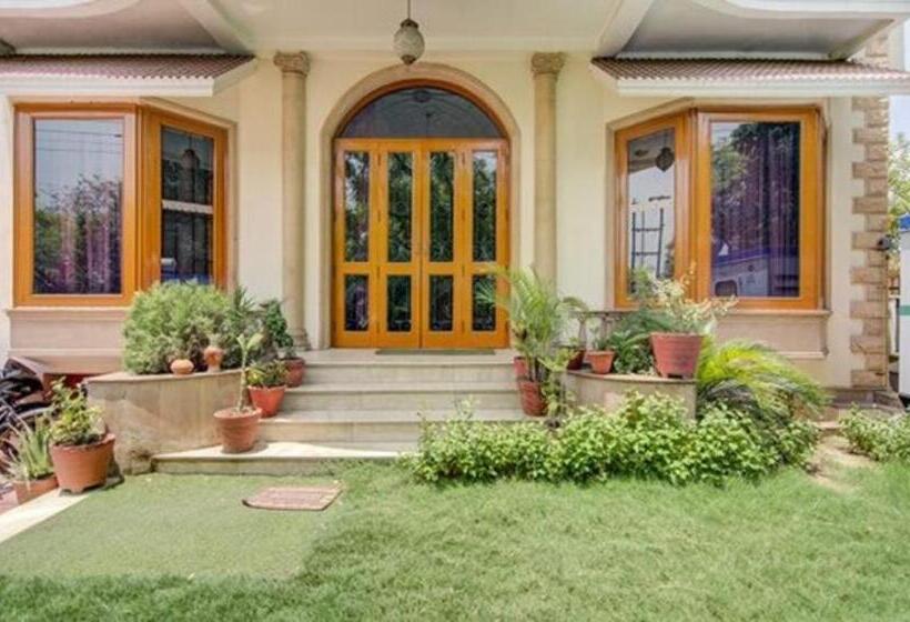 Hotel Fabexpress Ashray