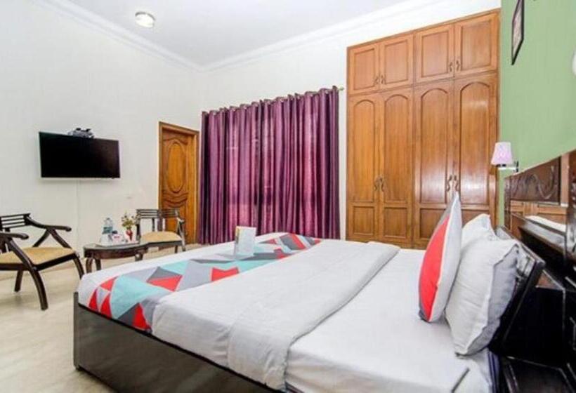 Hotel Fabexpress Ashray