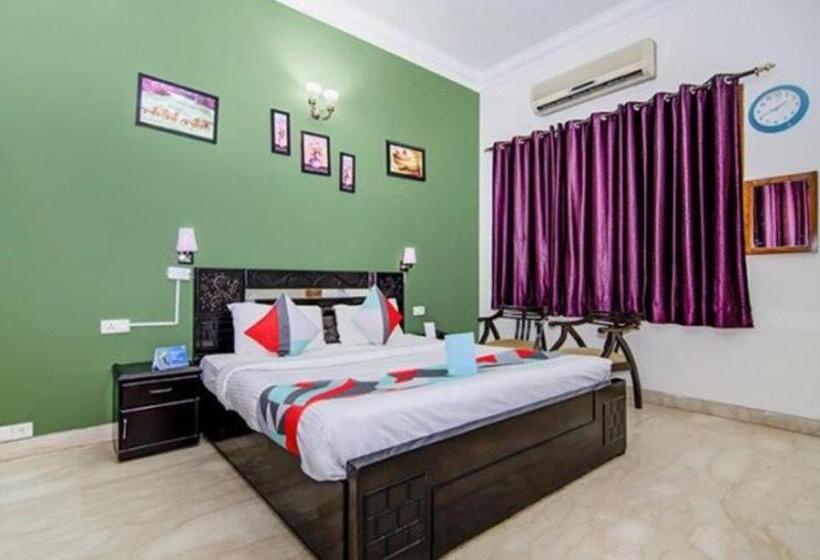 Hotel Fabexpress Ashray