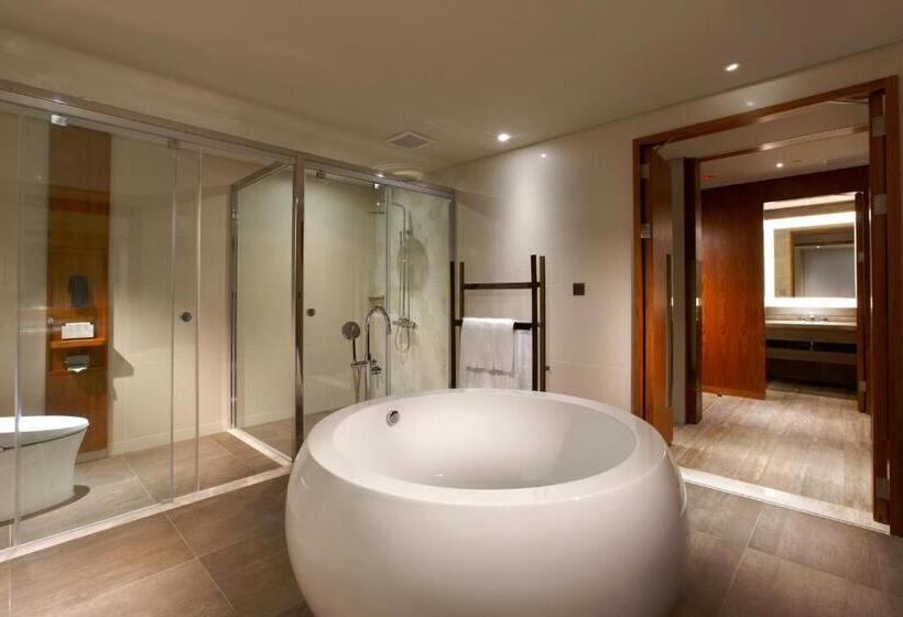 هتل Four Points By Sheraton Penghu