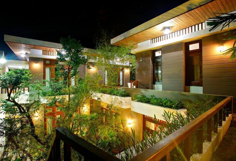 هتل Hanging Garden Hoi An