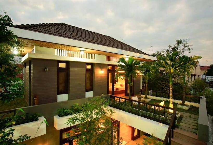 هتل Hanging Garden Hoi An