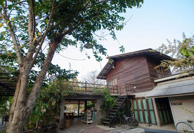 Majatalo Prilpai Guesthouse